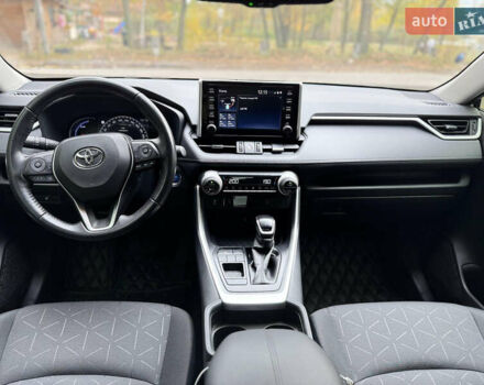 Тойота РАВ 4 2021 в Полтаве на Automoto.ua Серый Тойота РАВ 4, объемом двигателя 2.5 л и пробегом 97 тыс. км за 30500 $, фото 10 на Automoto.ua