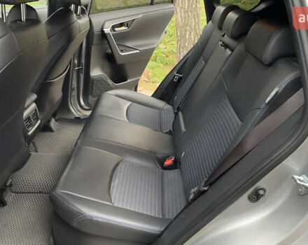 Сірий Тойота РАВ 4, об'ємом двигуна 2.49 л та пробігом 81 тис. км за 38000 $, фото 7 на Automoto.ua