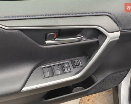 Сірий Тойота РАВ 4, об'ємом двигуна 2.49 л та пробігом 81 тис. км за 38000 $, фото 9 на Automoto.ua