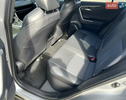 Тойота РАВ 4 2021 в Киеве на Automoto.ua Серый Тойота РАВ 4, объемом двигателя 2.49 л и пробегом 53 тыс. км за 37999 $, фото 8 на Automoto.ua