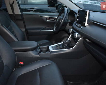 Тойота РАВ 4 2021 в Житомире на Automoto.ua Серый Тойота РАВ 4, объемом двигателя 1.99 л и пробегом 169 тыс. км за 28500 $, фото 5 на Automoto.ua