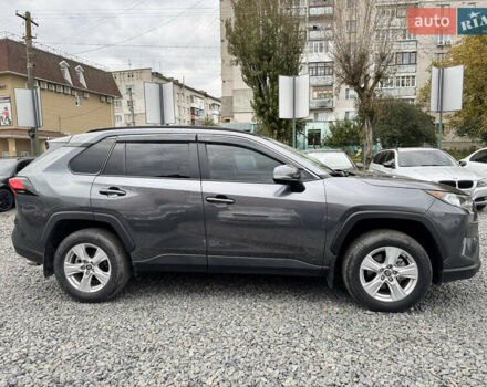 Тойота РАВ 4 2021 в Бердичеве на Automoto.ua Серый Тойота РАВ 4, объемом двигателя 2.49 л и пробегом 45 тыс. км за 27500 $, фото 5 на Automoto.ua