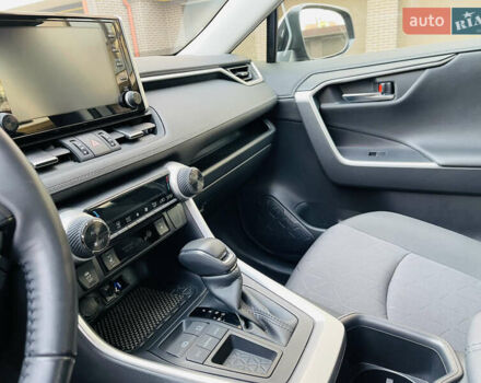 Сірий Тойота РАВ 4, об'ємом двигуна 1.99 л та пробігом 8 тис. км за 31600 $, фото 26 на Automoto.ua