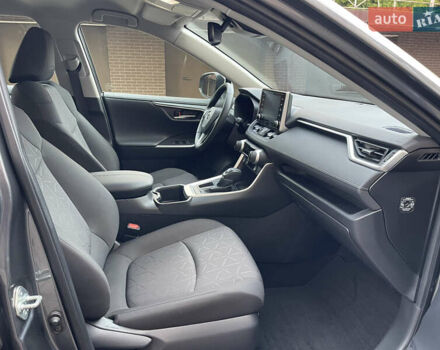 Сірий Тойота РАВ 4, об'ємом двигуна 1.99 л та пробігом 8 тис. км за 31600 $, фото 31 на Automoto.ua