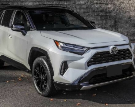 Серый Тойота РАВ 4, объемом двигателя 2.5 л и пробегом 10 тыс. км за 19500 $, фото 2 на Automoto.ua