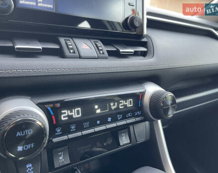 Сірий Тойота РАВ 4, об'ємом двигуна 1.99 л та пробігом 8 тис. км за 31600 $, фото 51 на Automoto.ua