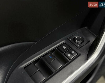 Сірий Тойота РАВ 4, об'ємом двигуна 2.49 л та пробігом 56 тис. км за 31499 $, фото 20 на Automoto.ua