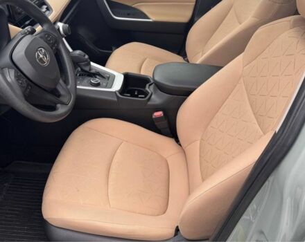 Сірий Тойота РАВ 4, об'ємом двигуна 2.5 л та пробігом 41 тис. км за 37500 $, фото 5 на Automoto.ua