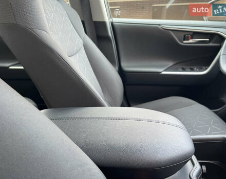 Сірий Тойота РАВ 4, об'ємом двигуна 1.99 л та пробігом 8 тис. км за 31600 $, фото 40 на Automoto.ua