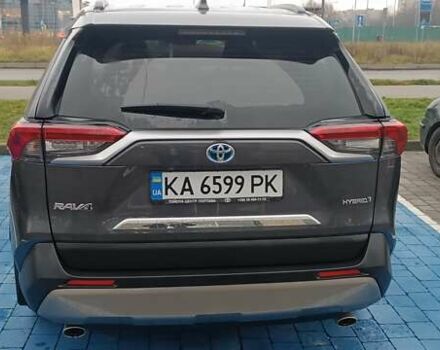 Сірий Тойота РАВ 4, об'ємом двигуна 2.49 л та пробігом 36 тис. км за 35400 $, фото 3 на Automoto.ua