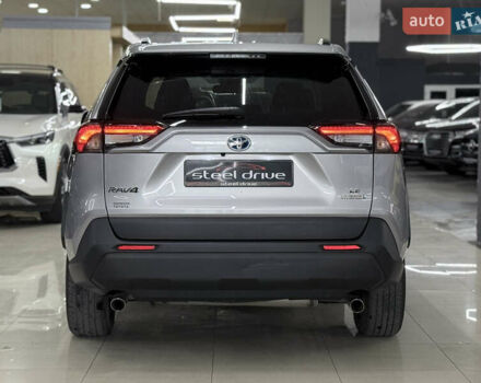 Сірий Тойота РАВ 4, об'ємом двигуна 2.49 л та пробігом 56 тис. км за 31499 $, фото 3 на Automoto.ua