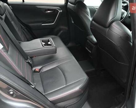 Сірий Тойота РАВ 4, об'ємом двигуна 2.49 л та пробігом 125 тис. км за 43407 $, фото 6 на Automoto.ua