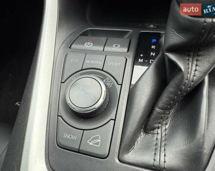 Тойота РАВ 4 2022 у Києві на Automoto.ua Сірий Тойота РАВ 4, об'ємом двигуна 1.99 л та пробігом 9 тис. км за 37900 $, фото 12 на Automoto.ua