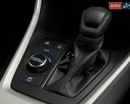 Сірий Тойота РАВ 4, об'ємом двигуна 2.49 л та пробігом 56 тис. км за 31499 $, фото 15 на Automoto.ua