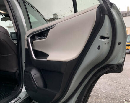 Сірий Тойота РАВ 4, об'ємом двигуна 2.49 л та пробігом 17 тис. км за 43700 $, фото 12 на Automoto.ua