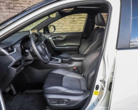 Серый Тойота РАВ 4, объемом двигателя 2.5 л и пробегом 10 тыс. км за 19500 $, фото 7 на Automoto.ua