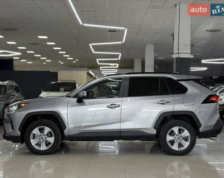 Сірий Тойота РАВ 4, об'ємом двигуна 2.49 л та пробігом 56 тис. км за 31499 $, фото 1 на Automoto.ua