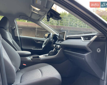 Сірий Тойота РАВ 4, об'ємом двигуна 1.99 л та пробігом 8 тис. км за 31600 $, фото 32 на Automoto.ua