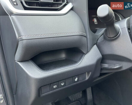 Сірий Тойота РАВ 4, об'ємом двигуна 1.99 л та пробігом 8 тис. км за 31600 $, фото 28 на Automoto.ua