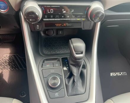 Серый Тойота РАВ 4, объемом двигателя 2.5 л и пробегом 28 тыс. км за 19900 $, фото 9 на Automoto.ua