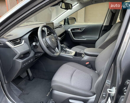 Сірий Тойота РАВ 4, об'ємом двигуна 1.99 л та пробігом 8 тис. км за 31600 $, фото 24 на Automoto.ua