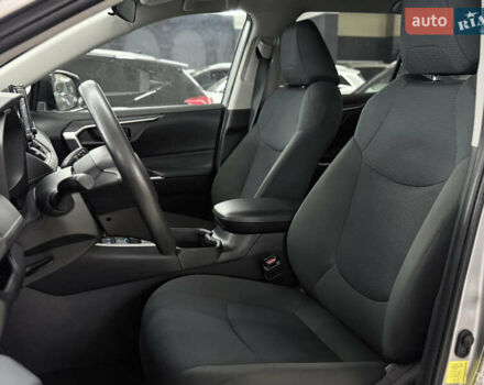 Сірий Тойота РАВ 4, об'ємом двигуна 2.49 л та пробігом 56 тис. км за 31499 $, фото 8 на Automoto.ua