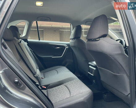 Сірий Тойота РАВ 4, об'ємом двигуна 1.99 л та пробігом 8 тис. км за 31600 $, фото 42 на Automoto.ua