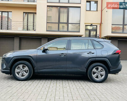 Сірий Тойота РАВ 4, об'ємом двигуна 1.99 л та пробігом 8 тис. км за 31600 $, фото 1 на Automoto.ua