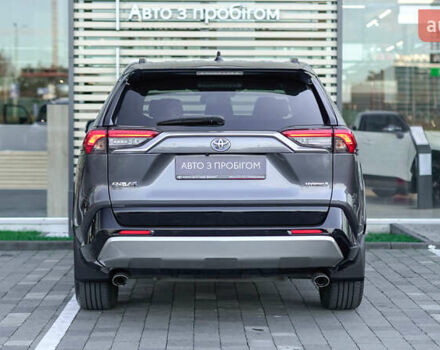 Сірий Тойота РАВ 4, об'ємом двигуна 2.49 л та пробігом 70 тис. км за 43153 $, фото 3 на Automoto.ua