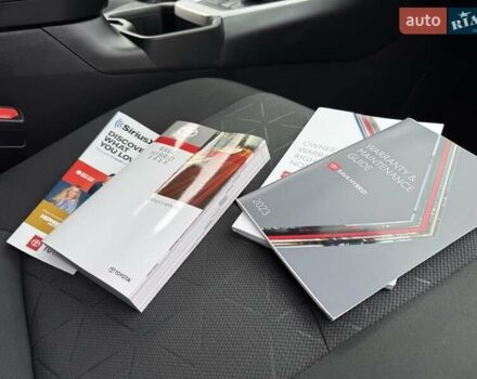 Серый Тойота РАВ 4, объемом двигателя 2.5 л и пробегом 50 тыс. км за 37800 $, фото 1 на Automoto.ua