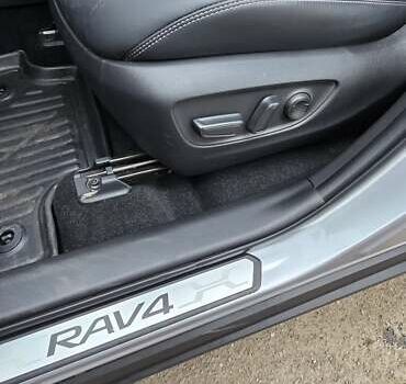 Сірий Тойота РАВ 4, об'ємом двигуна 1.99 л та пробігом 11 тис. км за 35000 $, фото 7 на Automoto.ua