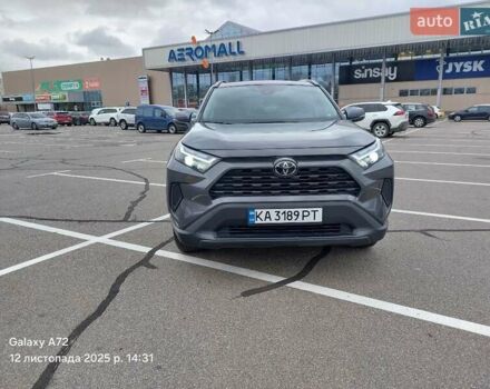 Серый Тойота РАВ 4, объемом двигателя 2.49 л и пробегом 28 тыс. км за 34400 $, фото 1 на Automoto.ua