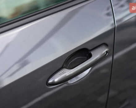 Сірий Тойота РАВ 4, об'ємом двигуна 2.49 л та пробігом 70 тис. км за 43153 $, фото 12 на Automoto.ua