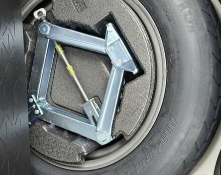 Сірий Тойота РАВ 4, об'ємом двигуна 1.99 л та пробігом 11 тис. км за 35000 $, фото 12 на Automoto.ua