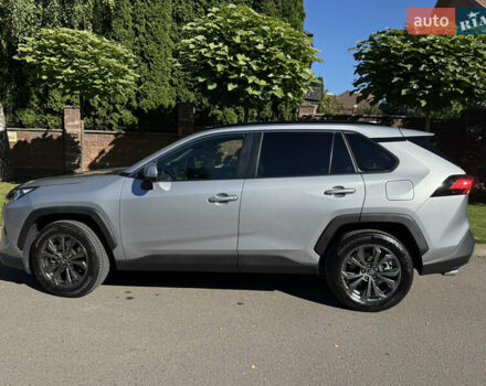 Тойота РАВ 4 2023 в Ровно на Automoto.ua Серый Тойота РАВ 4, объемом двигателя 1.99 л и пробегом 21 тыс. км за 36000 $, фото 4 на Automoto.ua