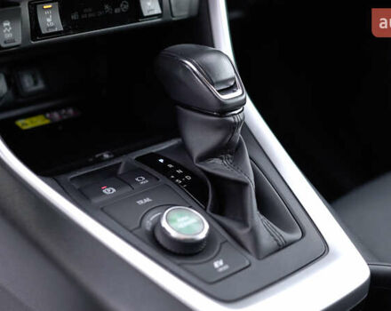 Сірий Тойота РАВ 4, об'ємом двигуна 2.49 л та пробігом 70 тис. км за 43153 $, фото 28 на Automoto.ua