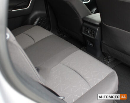 Сірий Тойота РАВ 4, об'ємом двигуна 2 л та пробігом 29 тис. км за 33990 $, фото 13 на Automoto.ua