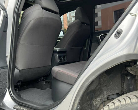 Сірий Тойота РАВ 4, об'ємом двигуна 2.49 л та пробігом 69 тис. км за 39300 $, фото 27 на Automoto.ua