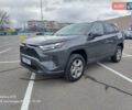 Серый Тойота РАВ 4, объемом двигателя 2.49 л и пробегом 28 тыс. км за 34400 $, фото 3 на Automoto.ua