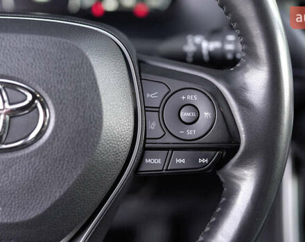 Сірий Тойота РАВ 4, об'ємом двигуна 2.49 л та пробігом 70 тис. км за 43153 $, фото 18 на Automoto.ua