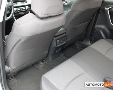 Сірий Тойота РАВ 4, об'ємом двигуна 2 л та пробігом 29 тис. км за 33990 $, фото 10 на Automoto.ua