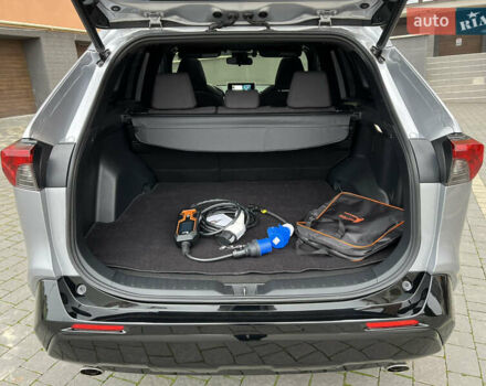 Сірий Тойота РАВ 4, об'ємом двигуна 2.49 л та пробігом 69 тис. км за 39300 $, фото 5 на Automoto.ua