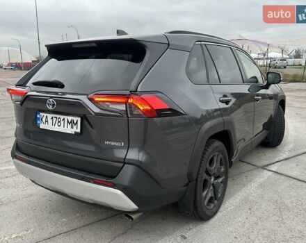 Сірий Тойота РАВ 4, об'ємом двигуна 2.49 л та пробігом 53 тис. км за 46400 $, фото 3 на Automoto.ua