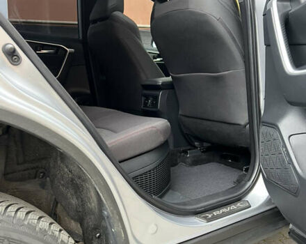 Сірий Тойота РАВ 4, об'ємом двигуна 2.49 л та пробігом 69 тис. км за 39300 $, фото 25 на Automoto.ua