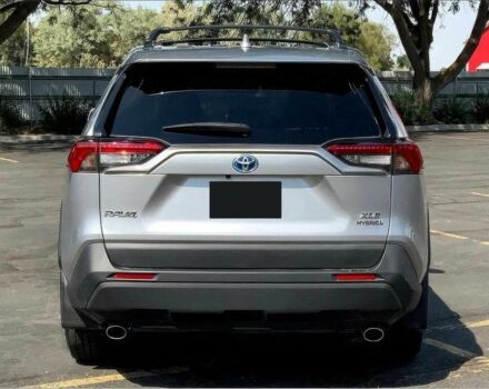 Серый Тойота РАВ 4, объемом двигателя 2.5 л и пробегом 21 тыс. км за 10000 $, фото 3 на Automoto.ua