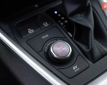 Сірий Тойота РАВ 4, об'ємом двигуна 2.49 л та пробігом 70 тис. км за 43153 $, фото 29 на Automoto.ua