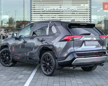 Сірий Тойота РАВ 4, об'ємом двигуна 2.49 л та пробігом 70 тис. км за 43153 $, фото 1 на Automoto.ua