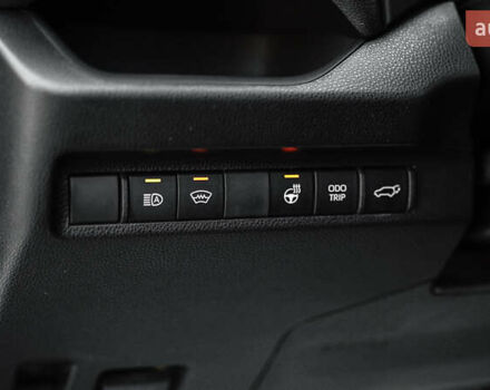 Сірий Тойота РАВ 4, об'ємом двигуна 2.49 л та пробігом 70 тис. км за 43153 $, фото 16 на Automoto.ua