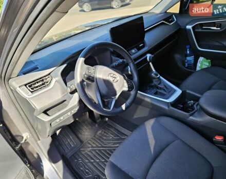 Сірий Тойота РАВ 4, об'ємом двигуна 1.99 л та пробігом 14 тис. км за 38000 $, фото 2 на Automoto.ua