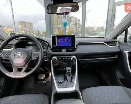 Сірий Тойота РАВ 4, об'ємом двигуна 2.49 л та пробігом 11 тис. км за 31990 $, фото 22 на Automoto.ua